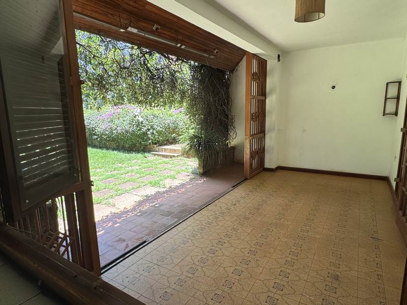 Serengeti Manor - Gallery 13